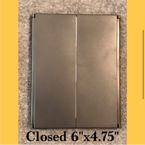 Tri-Fold Heart Lighted Mirror - Picture 2 of 4